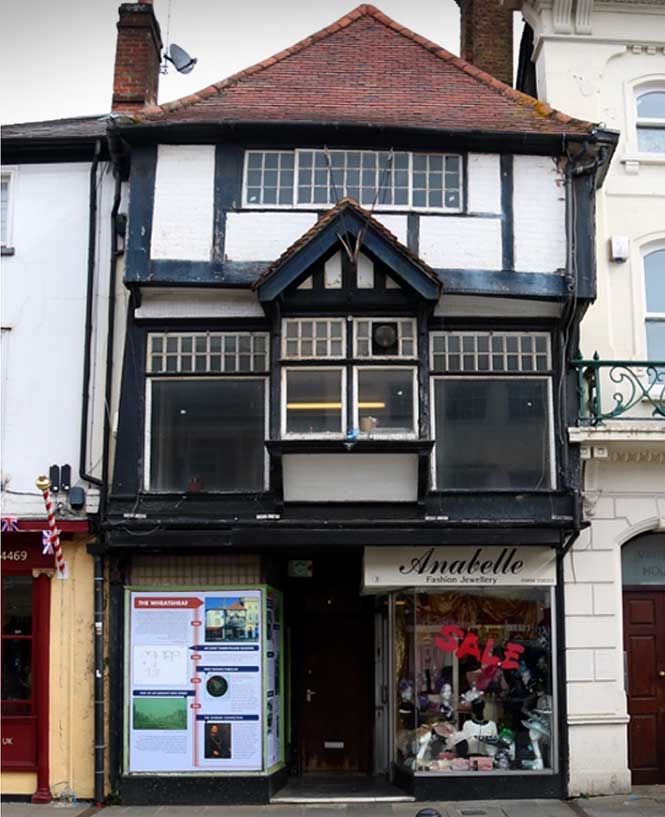 photo of the Wheatsheaf building with mocern shopfronts